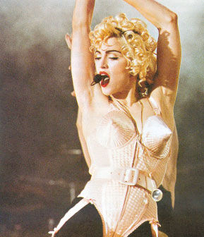 衬裙抹胸<em>硅胶</em>乳贴 盘点<em>胸罩</em>百年变迁史|<em>胸罩</em>|罩