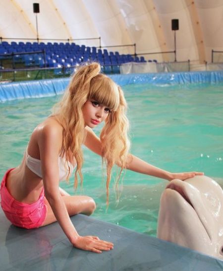 俄罗斯嫩模芭比pk乌克兰芭比家族