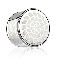 娇兰\/GUERLAIN_幻彩流星靓白莹珠粉盒_化妆