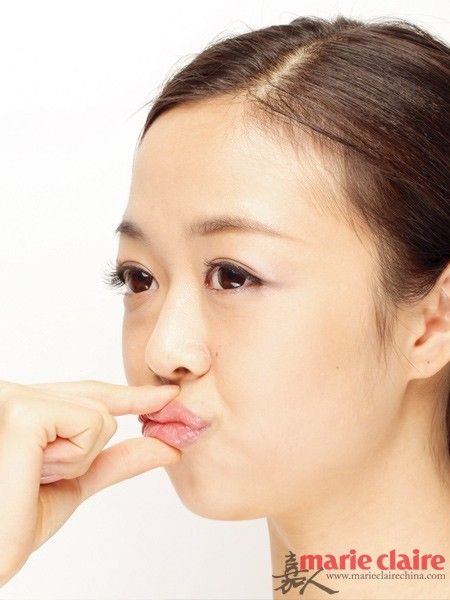6步护唇按摩操速学|唇部护理|美唇|唇纹