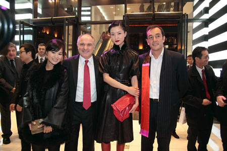 ƷгܼMichelle Kwok, ˿ܽȫCEO Jacques Levy, ƷƴDu Juan ŷйܲ Philippe Lamy