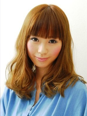 <em>齐刘海</em>显得很可爱