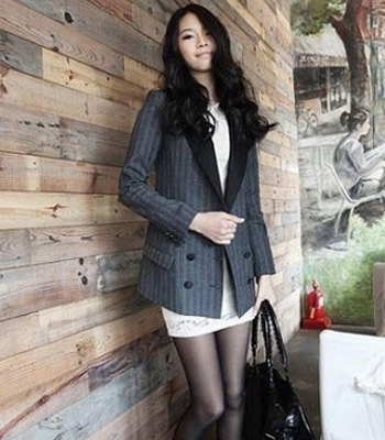 10款提升事业运的潮爆<em>发型</em>:<em>中分黑色长卷发</em>_新