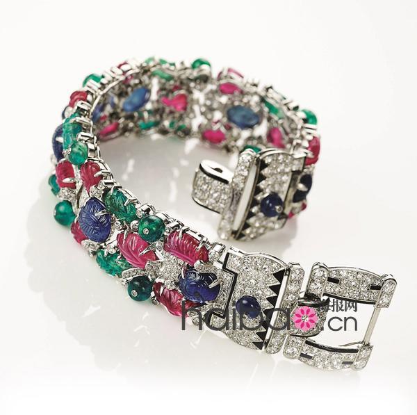 　　来自卡地亚 (Cartier) 的水果系列珠宝手镯，约创制于1928年的纽约