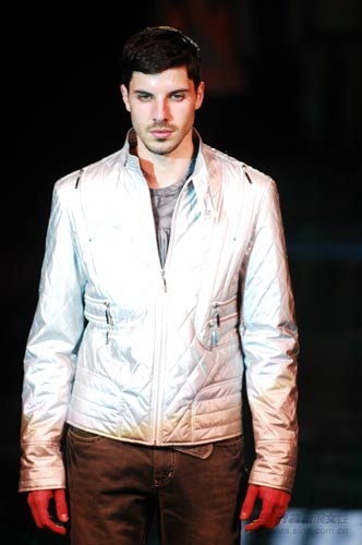 ���ͼƬ������һҳ