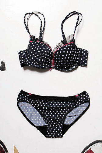 Triumph��x��ɫ����ͼ��bra HK$290�� panty HK$88/Triumph