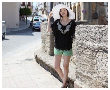 <em>民族风</em>整体造型<em>搭配</em>破洞<em>短裤</em>_新浪女性_新浪