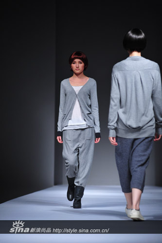 播牌女装2009AW 在灰色情绪中放飞心情(图