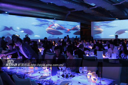 《时装L'OFFICIEL HOMMES》蓝色时尚派对