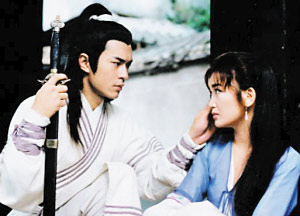 温碧霞在《圆月弯刀》中扮演的秦可情,一度背叛了古天乐饰演的丁鹏.