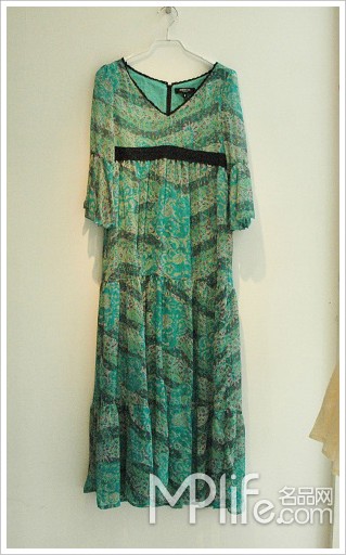 建外SOHO淘最新日本杂志款 超长裙