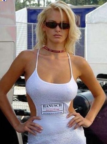 美女床上4步揉胸法 胸部自然变大(2)