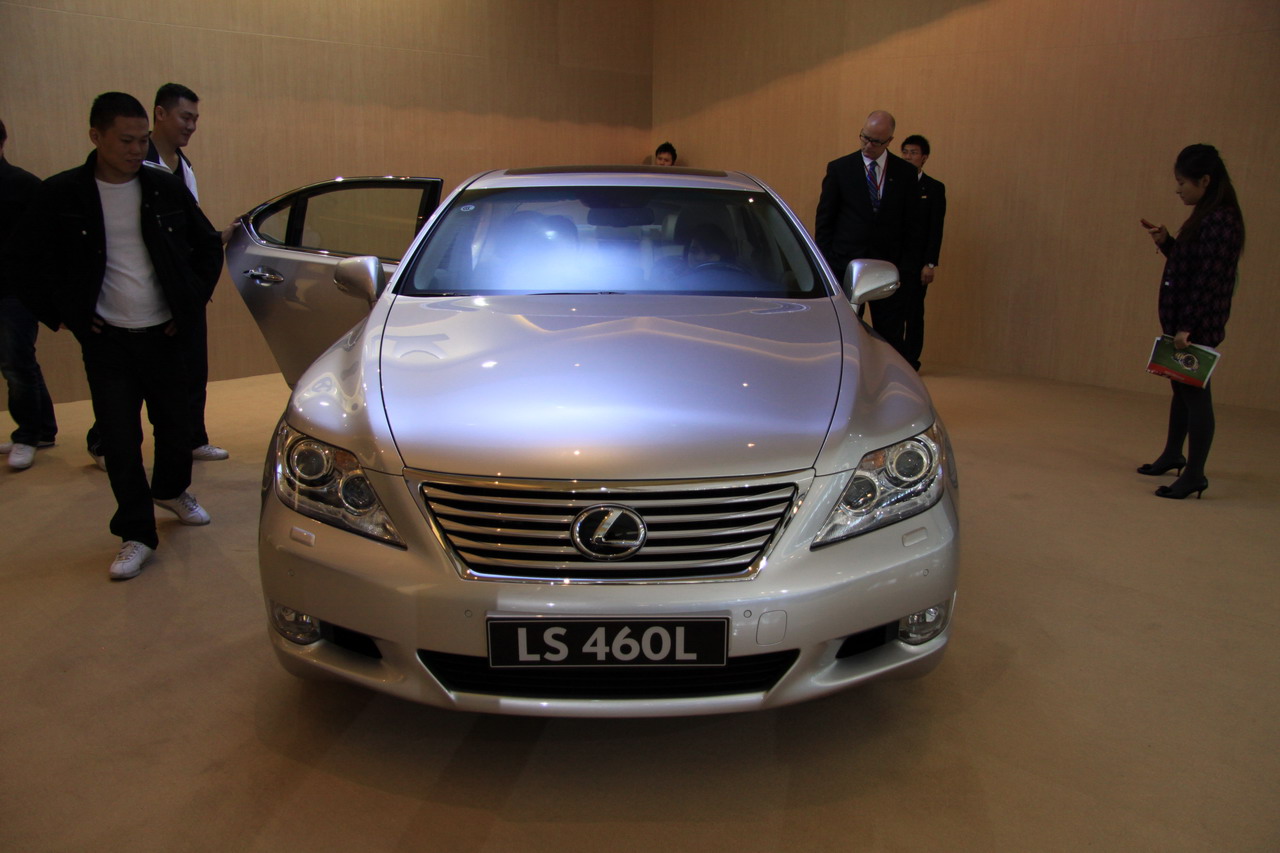 LEXUS LS