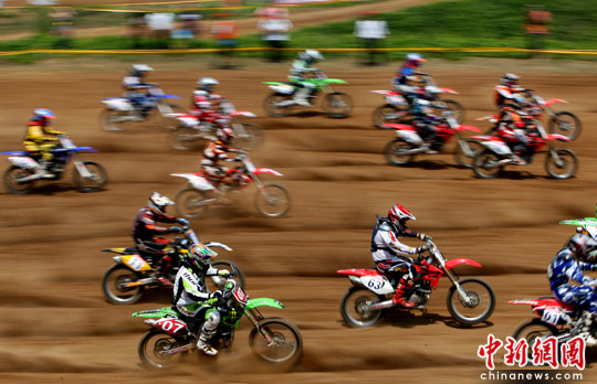 激情狂飙 全国摩托车越野锦标赛鏖战北京