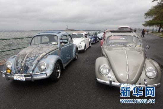 8��22�գ�������ŦԼ�ܶ�����һ�����˴�չ������ү�����߹���