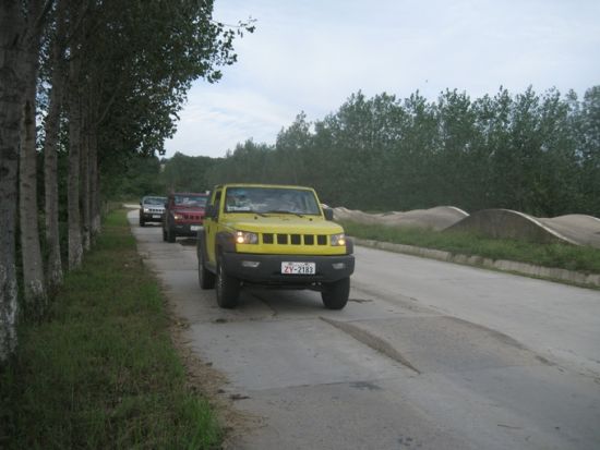 北京汽车B40即将上市 路试谍照曝光