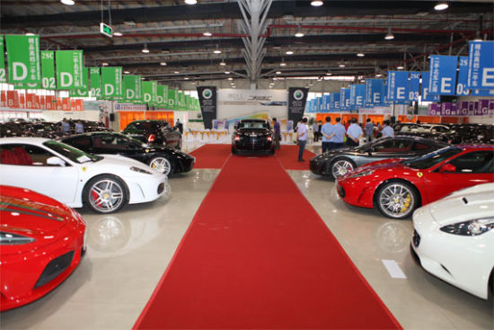 北京首个百万级别二手车展厅在花乡市场开业