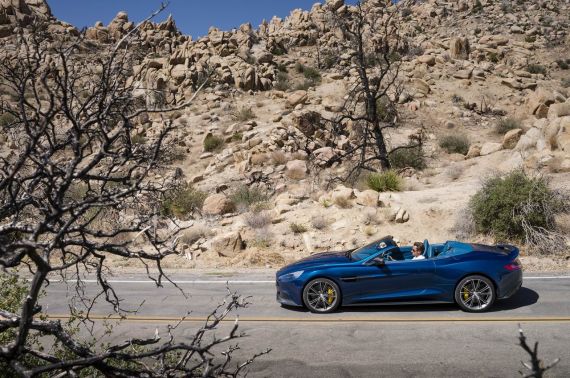 Aston Martin Vanquish Volante 37