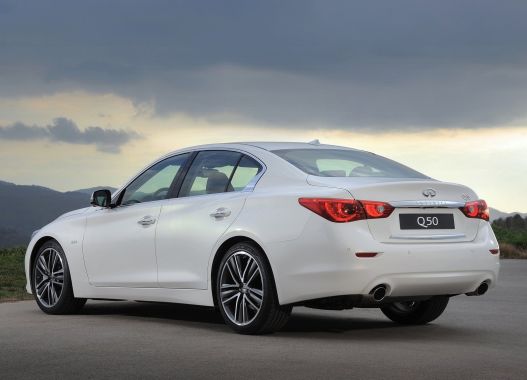 Infiniti Q50 02