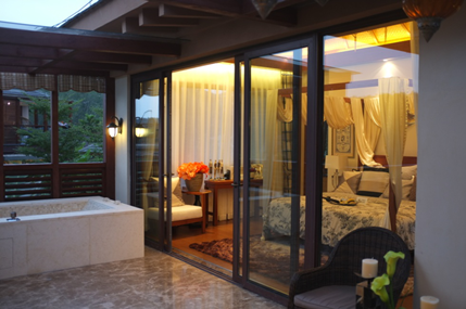 车主团体聚会出游 三亚雨林谷养生之旅