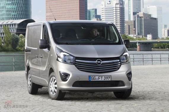 Opel Vivaro 05