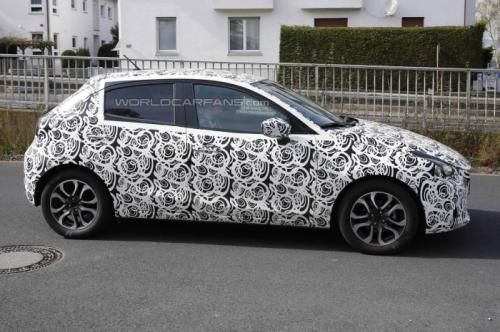 2015 Mazda2 spy photo _010