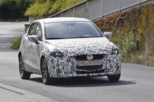 2015 Mazda2 spy photo _05