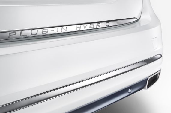 Volvo S60L Petrol Plug-in Hybrid Concept 07