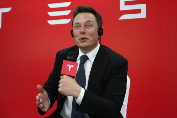 ˹CEO Elon Musk