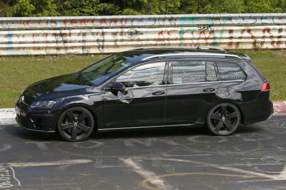 Volkswagen Golf R Estate Spy 06