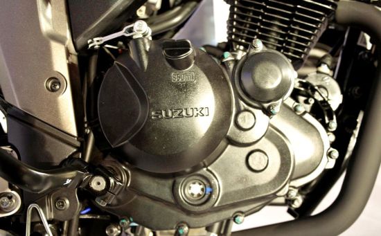 铃木在印度发布新款Gixxer街跑摩托车