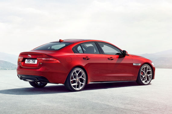 Jaguar XE 05