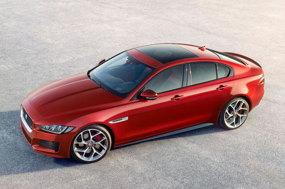 Jaguar XE 08