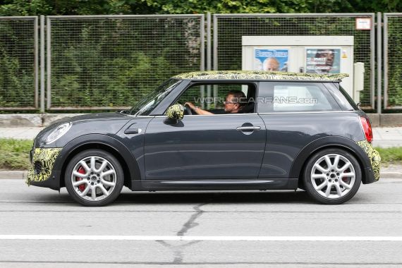 MINI Cooper JCW Spy 02 - 