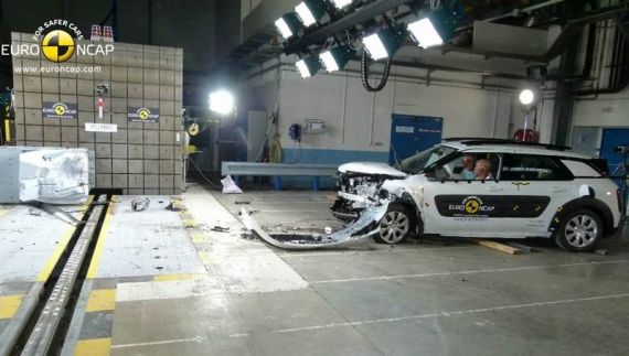 Citroen C4 CACTUS EuroNCAP 05