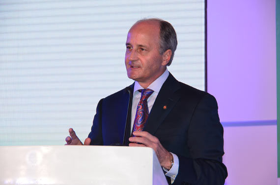 麦康奈尔:成功是让你的客户再回来找你