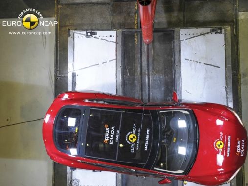 Tesla Model S EuroNCAP 05