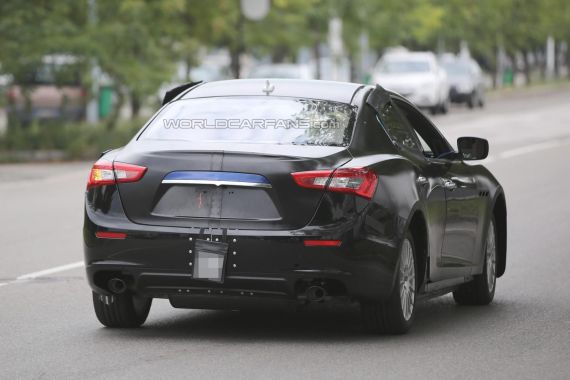 Alfa Romeo Midsize Sedan Spy 07