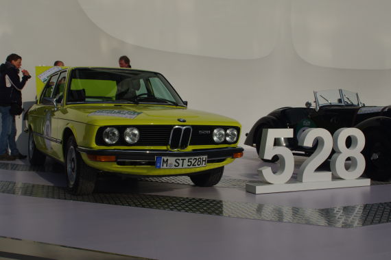 1975BMW 528