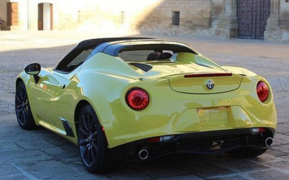 Alfa Romeo 4C Spider 06