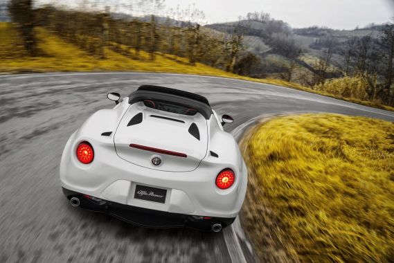 Alfa Romeo 4C Spider 02