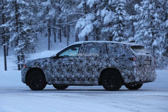 BMW X1 7-seater spy 05