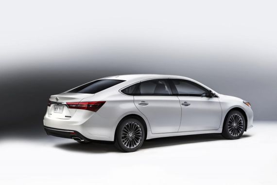 2016 Toyota Avalon 02