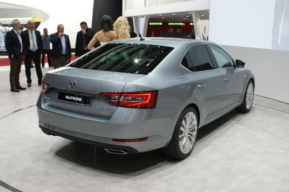 Skoda Superb 02