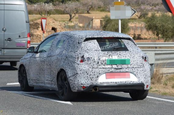 Renault Megane spy 04