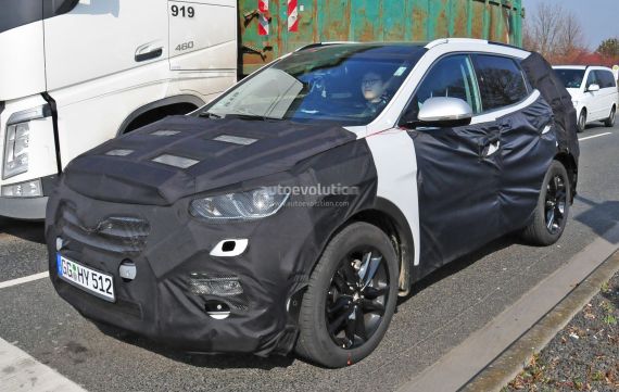 Hyundai Santa Fe facelift spy 03