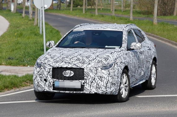 Infiniti QX30 spy 01