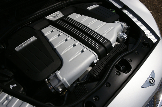 Bentley W12 engine 02