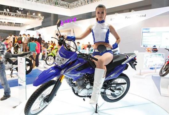 重庆摩博会兵装摩托车演绎完美MOTOR新生活