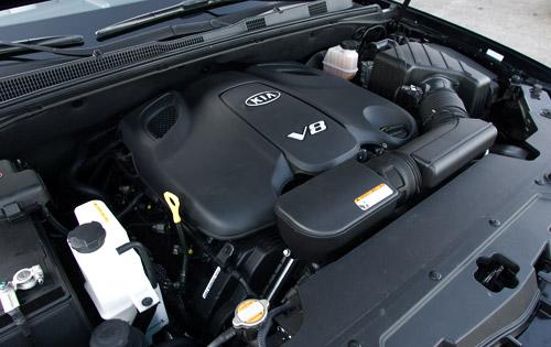 4.6V8